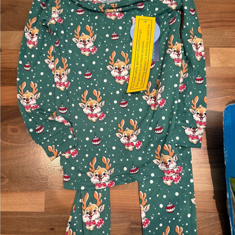 Kids rugged butts + ruffle butts  Reindeer Pajama Set - Green 4T